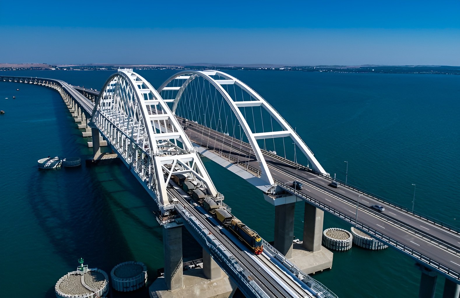 ЧП&nbsp;на&nbsp;Крымском мосту: что известно