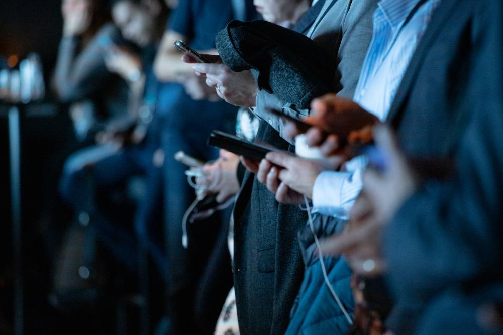 Время для жизни. Как перестать «залипать» в смартфоне, если силы воли недостаточно