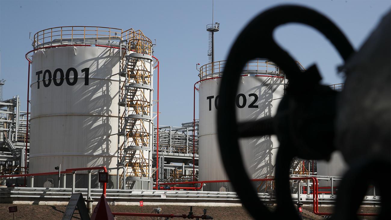 Bloomberg: ЕС одобрил «ценовой потолок» на российскую нефть