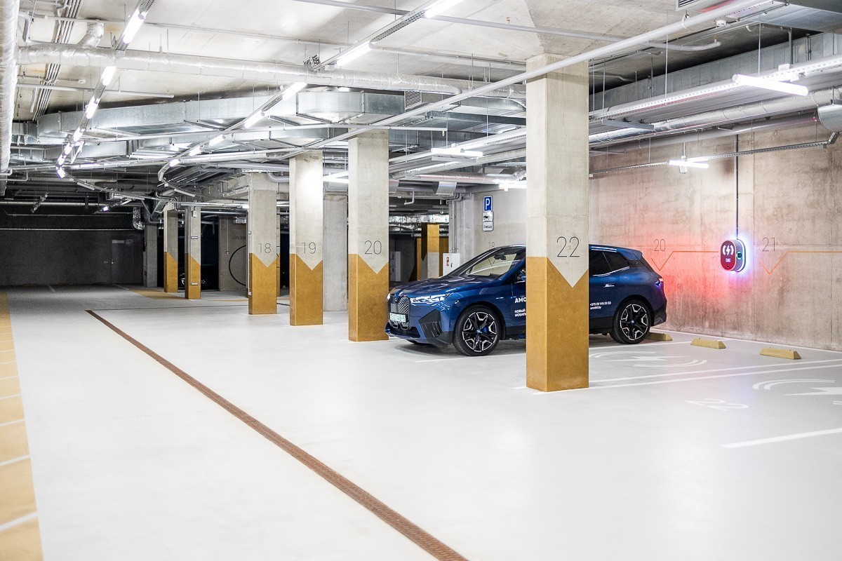 Ритм большого города. Протестировали премиум-подписку на&nbsp;новый BMW с&nbsp;директором DEPO Анной Центер