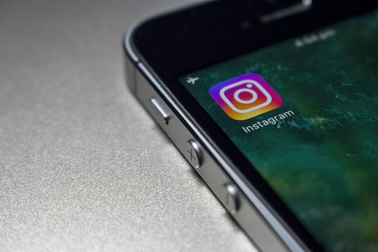 В Instagram и Facebook протестируют премиальную подписку