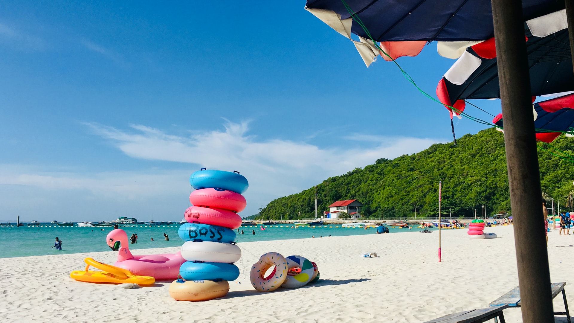 «Декабрь – а я на улице в шортах»! Как белорусы зимуют в теплых странах