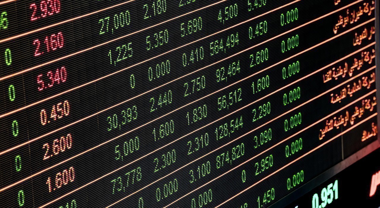 Минфин смог продать менее трети гособлигаций на очередных аукционах