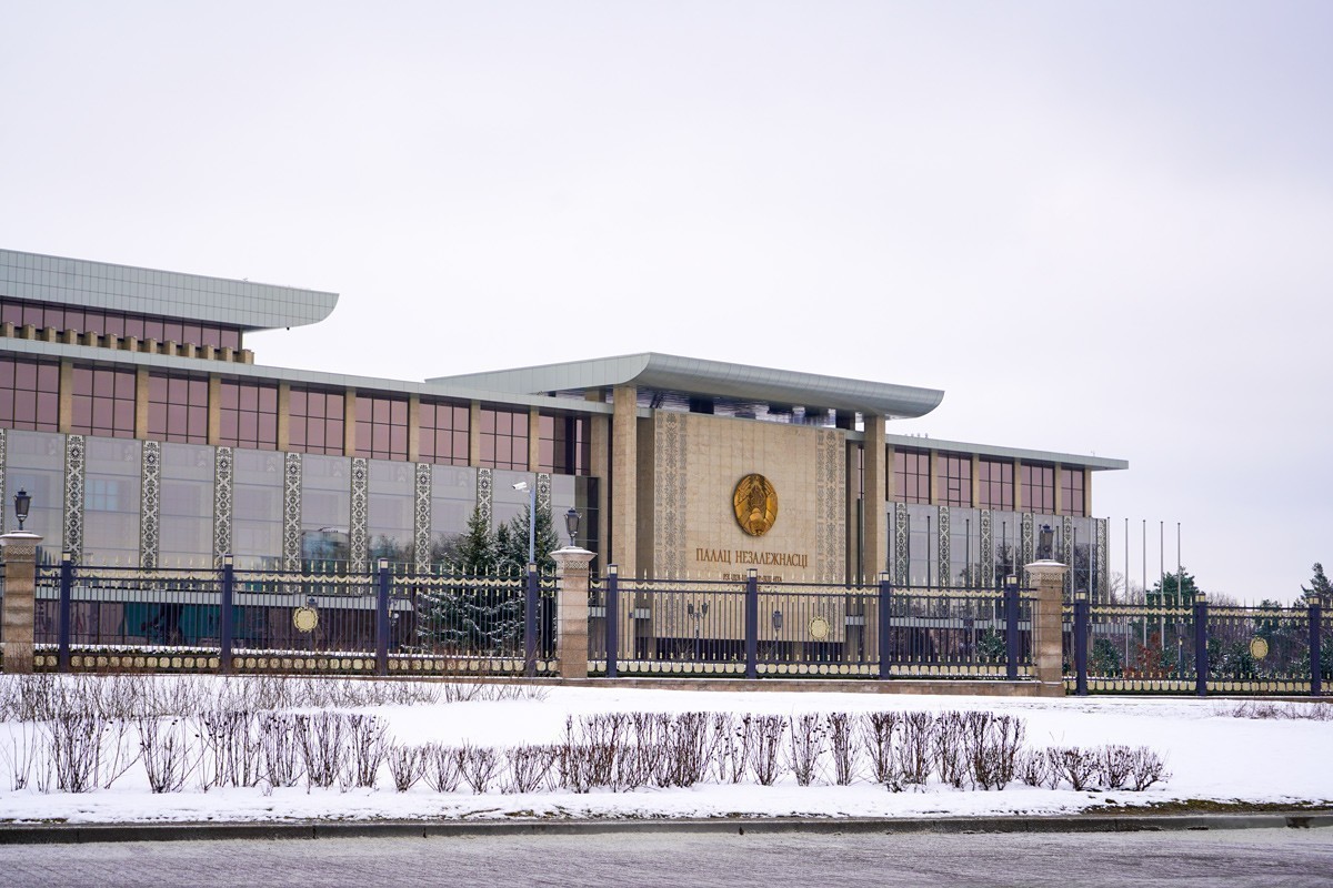 Все пять претендентов на пост главы государства подали документы для регистрации в ЦИК
