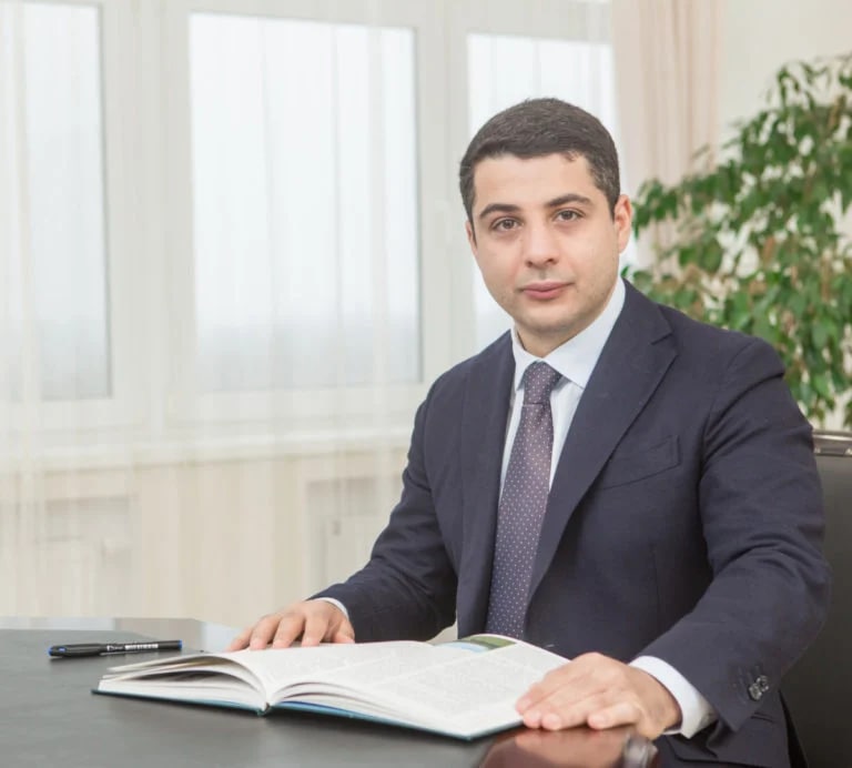 Давыдов Эдуард Маликович