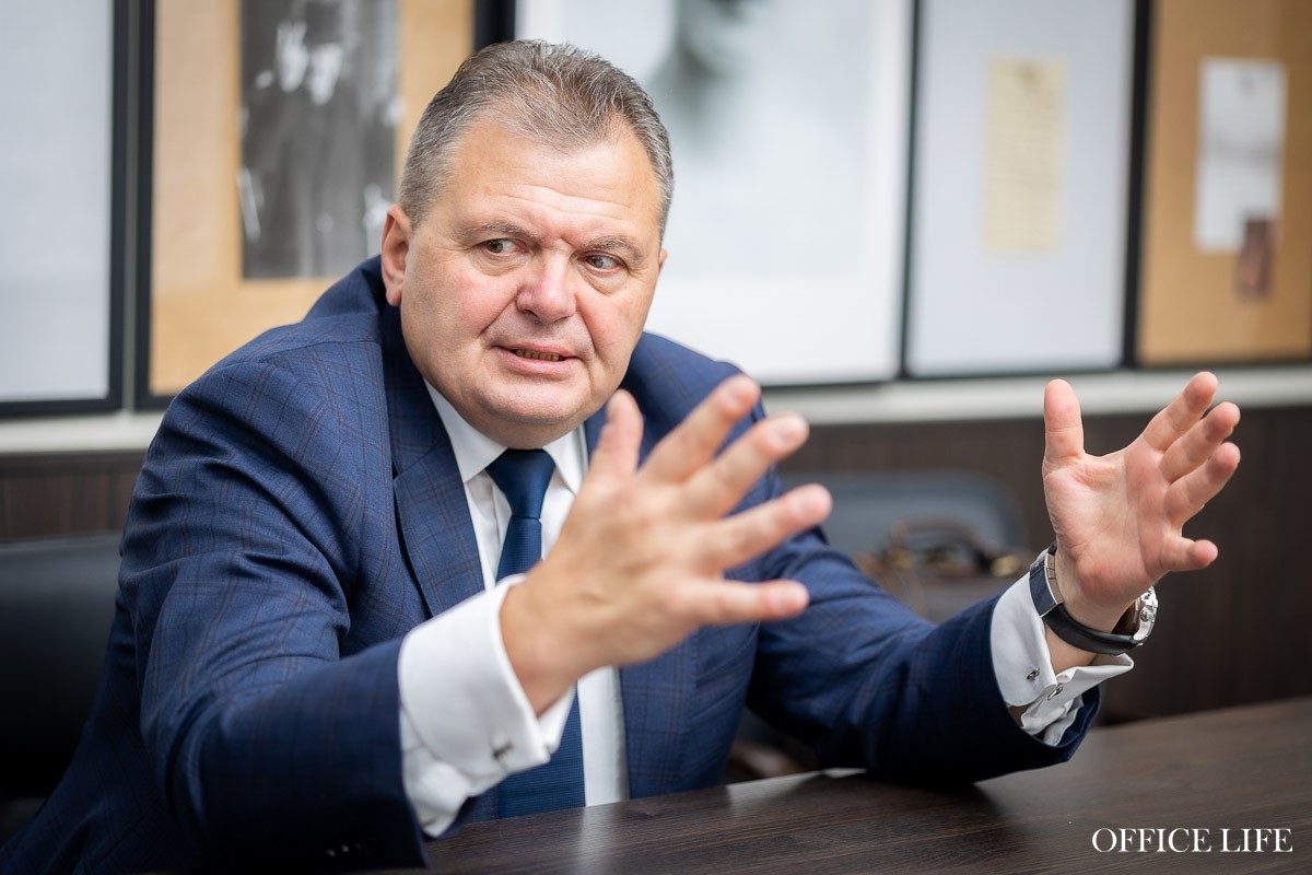 Про работу в&nbsp;компании из&nbsp;списка Forbes и&nbsp;то, почему кадров будет не&nbsp;хватать еще очень долго. Большое интервью с&nbsp;HR-экспертом Александром Мудриком