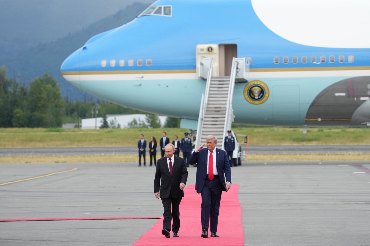 Американские СМИ назвали дату планируемой встречи Трампа, Путина и Зеленского