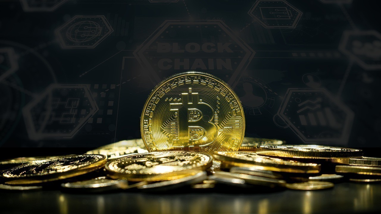 Биткоин подешевел на $2 тыс. всего за 12 часов