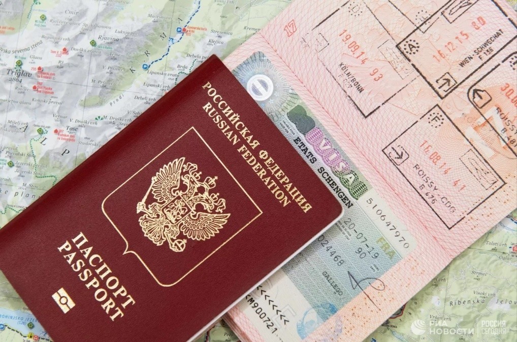 Украина ввела визовый режим с&nbsp;Россией