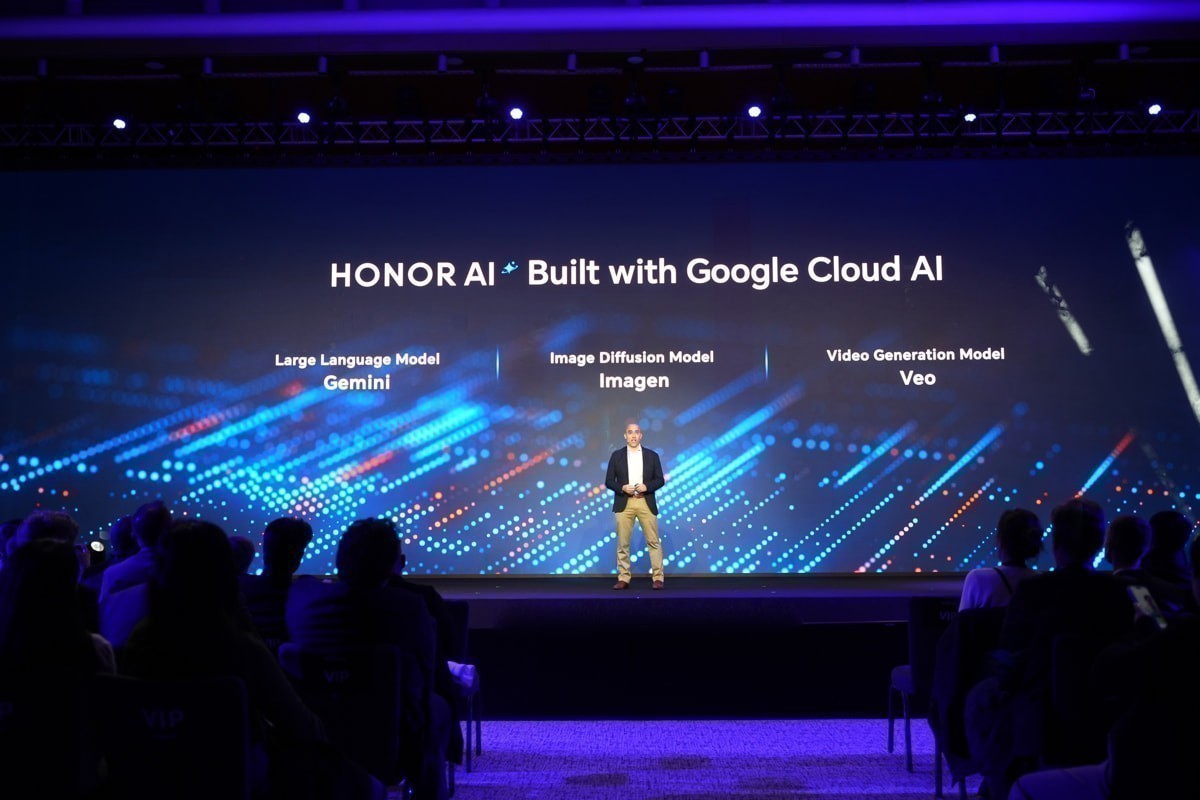 HONOR объявляет о&nbsp;новой стратегии и&nbsp;инвестирует $10 млрд в&nbsp;создание открытой AI -экосистемы