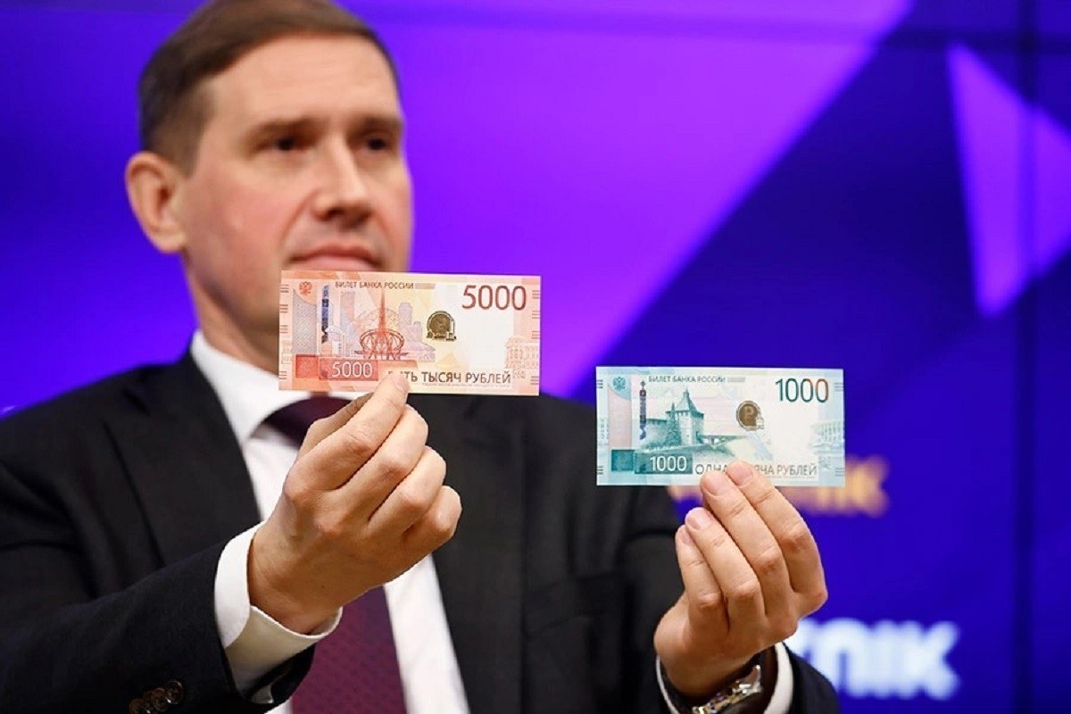 Центробанк России остановил выпуск в&nbsp;обращение новых купюр в&nbsp;1&nbsp;000 рублей
