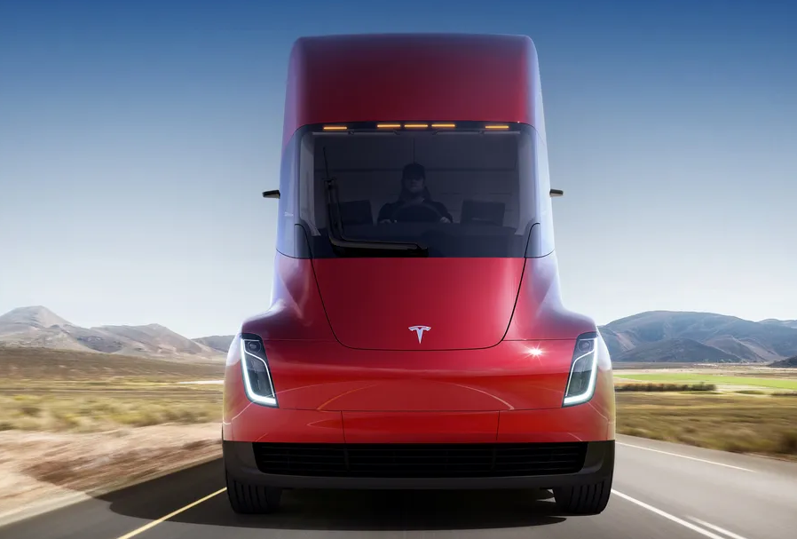 Tesla начала принимать предзаказы на электрогрузовики Semi
