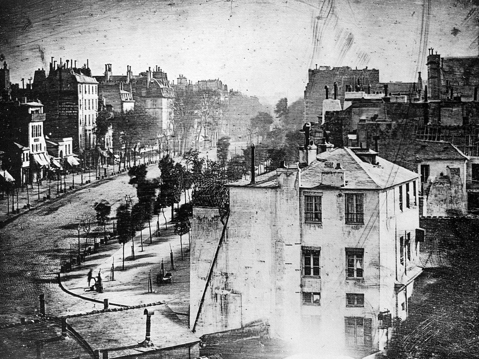 Первое в&nbsp;мире селфи, 13&nbsp;фотоаппаратов на&nbsp;Луне и&nbsp;цифровая камера. Как телефоны научились снимать
