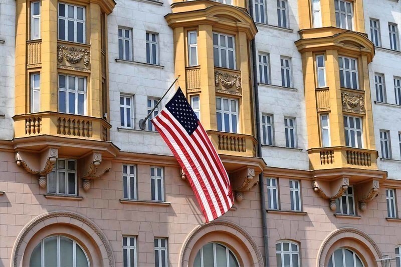 Посольство призвало граждан США срочно уехать из России
