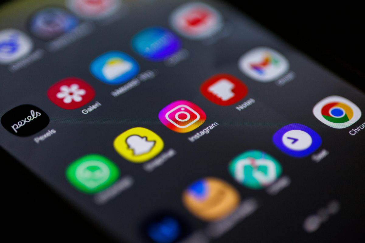Instagram будет определять возраст пользователей по росту и «структуре костей»