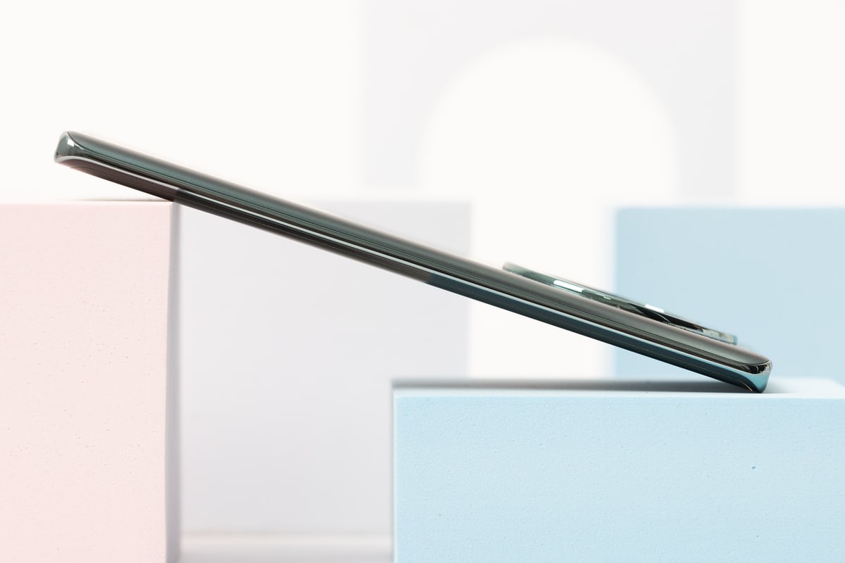 Выглядит как флагман, а стоит дешевле. В чем секрет смартфона HONOR X9a?