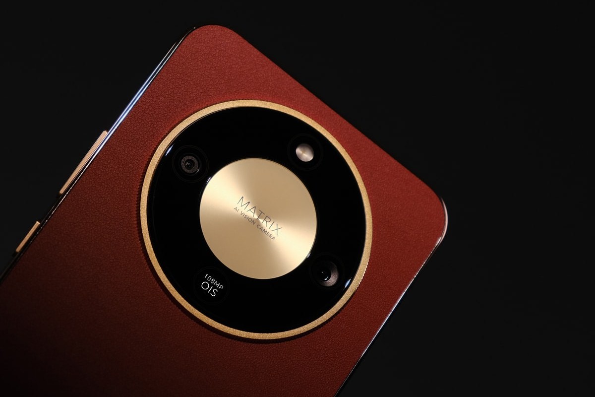 Ни&nbsp;разбить, ни&nbsp;разрядить. Обзор уникального смартфона HONOR X9d