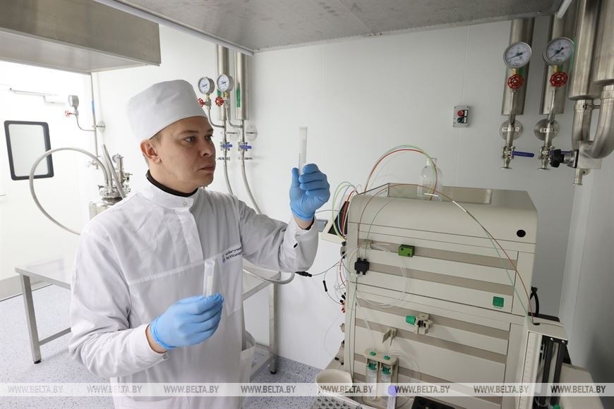 Белорусскую вакцину от COVID-19 «адаптируют для наших людей»