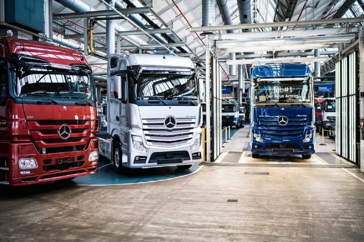 Daimler вышел из российского КамАЗа