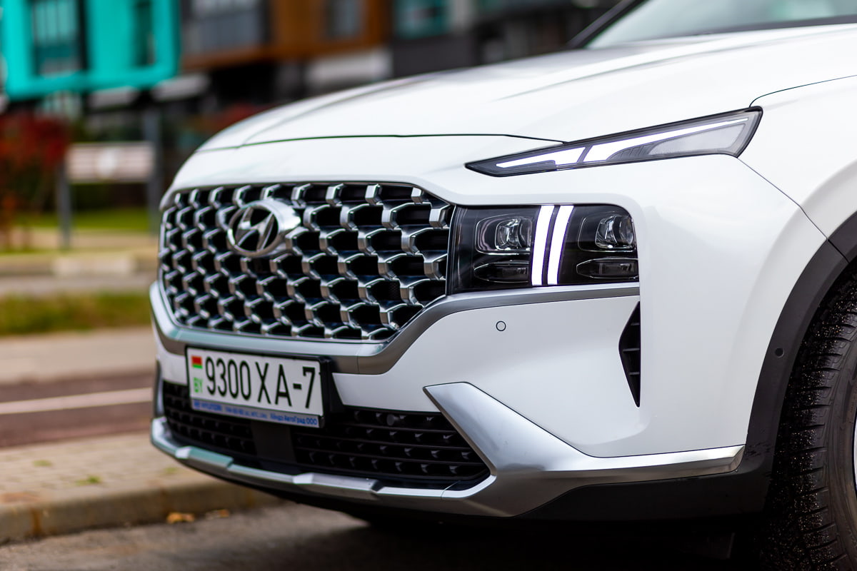 Hyundai Santa&nbsp;Fe: мощное сочетание традиций и&nbsp;новаций при расходе 6&nbsp;л на&nbsp;«сотню»