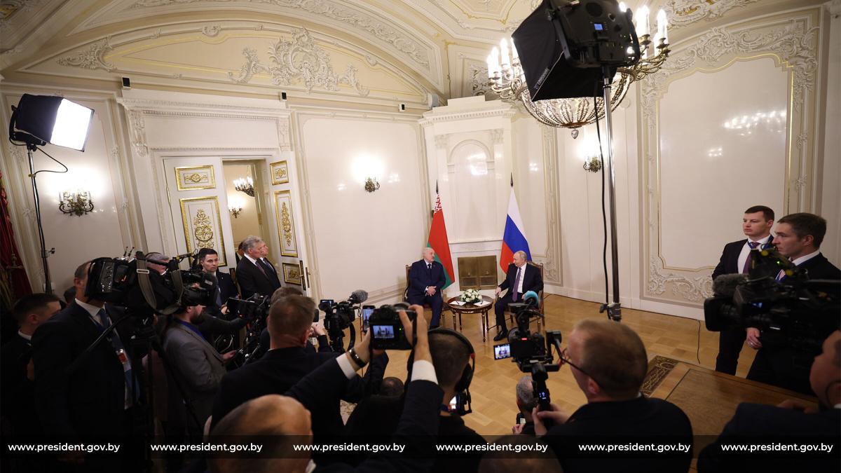 Лидеры стран ЕАЭС утвердили план действий на ближайшие 20 лет. Что еще обсуждали