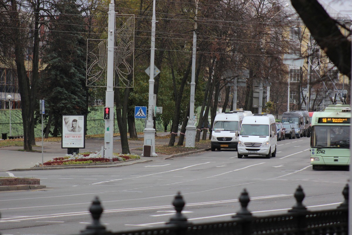 Столичные власти определили максимальную стоимость проезда в маршрутках