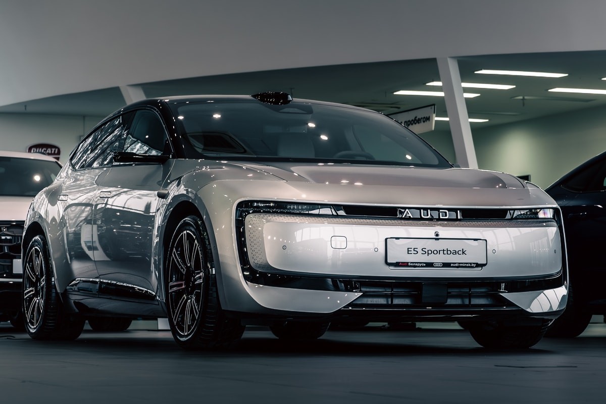 Новый электрический Audi E5 Sportback — лучшее из двух миров. Уже в Беларуси!