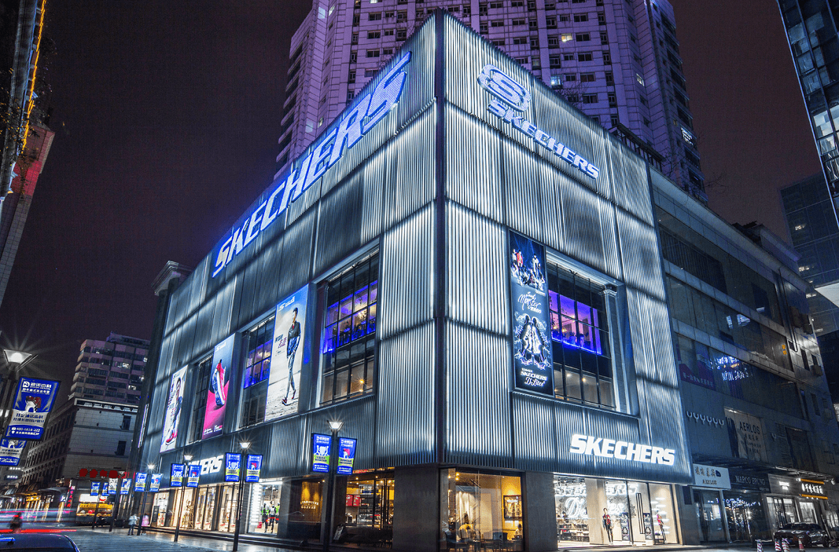 Популярный бренд кроссовок Skechers продали за $9,4 млрд