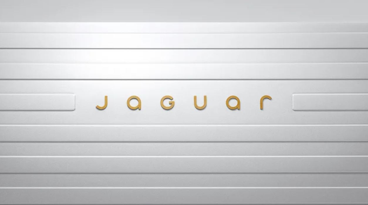 Jaguar провел ребрендинг перед переходом на выпуск электромобилей