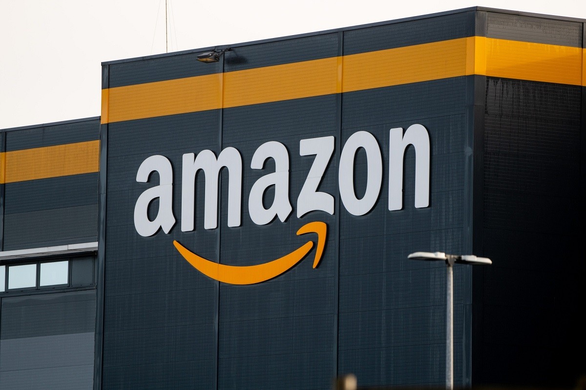 Французские власти оштрафовали Amazon за «навязчивую» слежку за сотрудниками