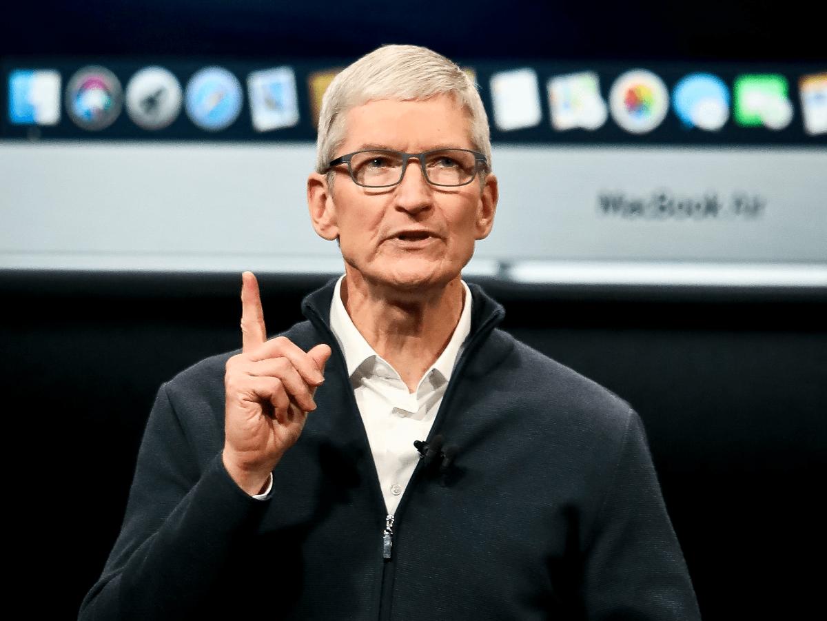 Гендиректор Apple Тим Кук уходит в отставку. Кто будет после него?