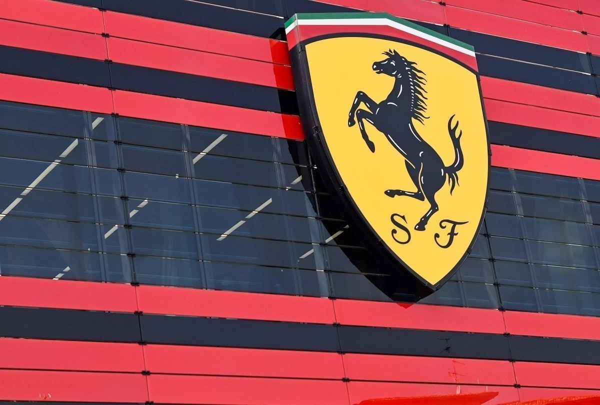 Ferrari будет продавать свои автомобили за криптовалюту