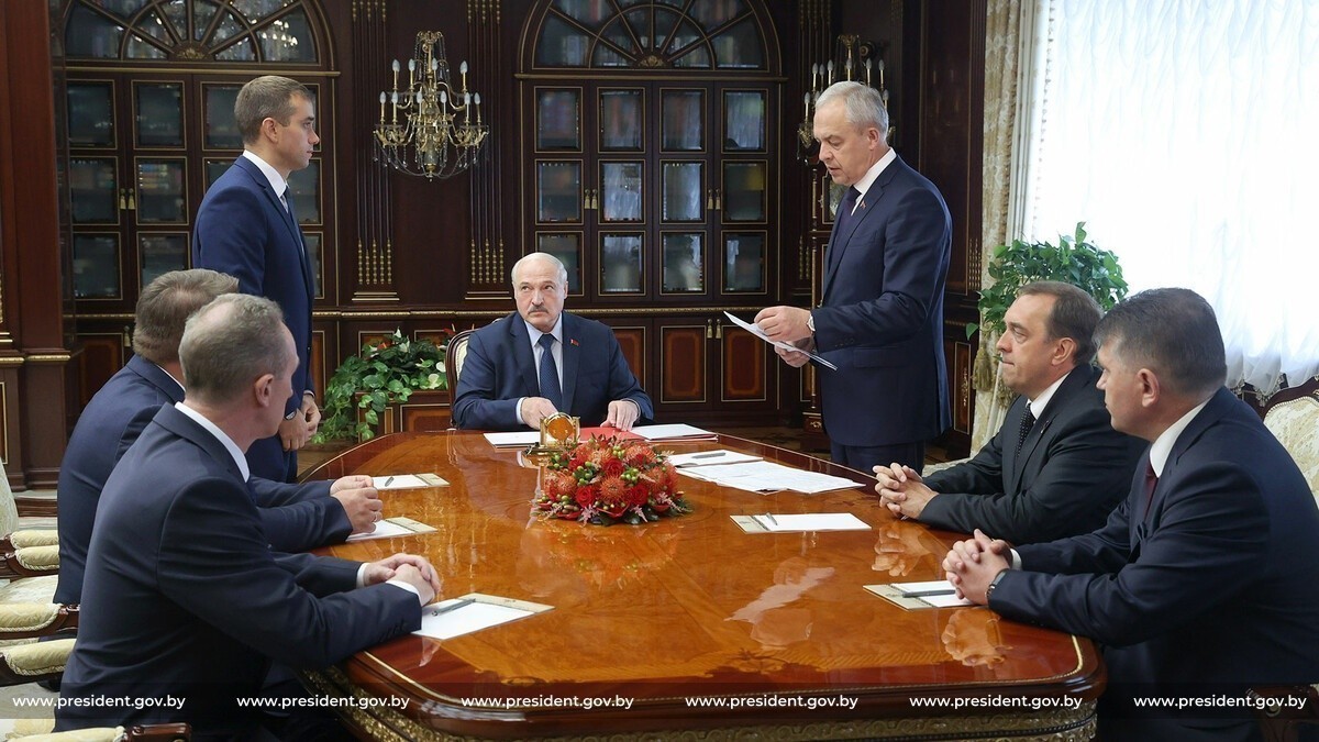 Лукашенко раскритиковал спортсменов, тренеров и&nbsp;жен футболистов: топ-5 цитат от&nbsp;OL