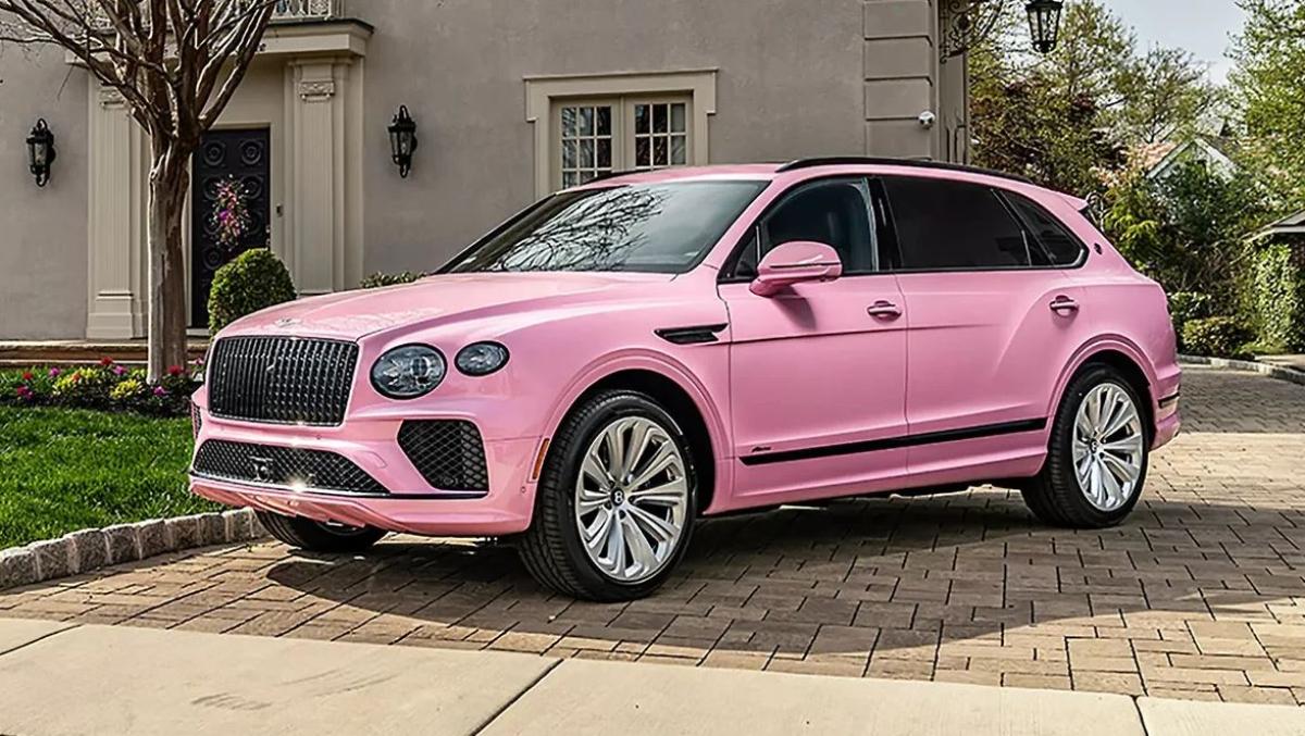 Bentley показала кроссовер в стиле Barbie