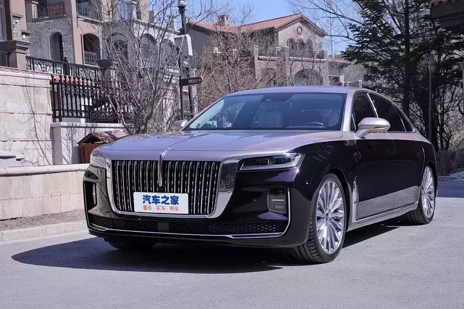 На белорусском рынке может появиться бренд Hongqi. Что известно об этом автомобиле