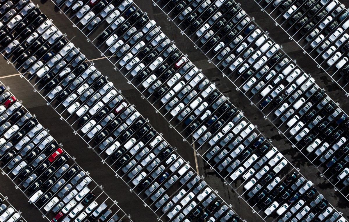 Sticker shock: цены на автомобили продолжают расти