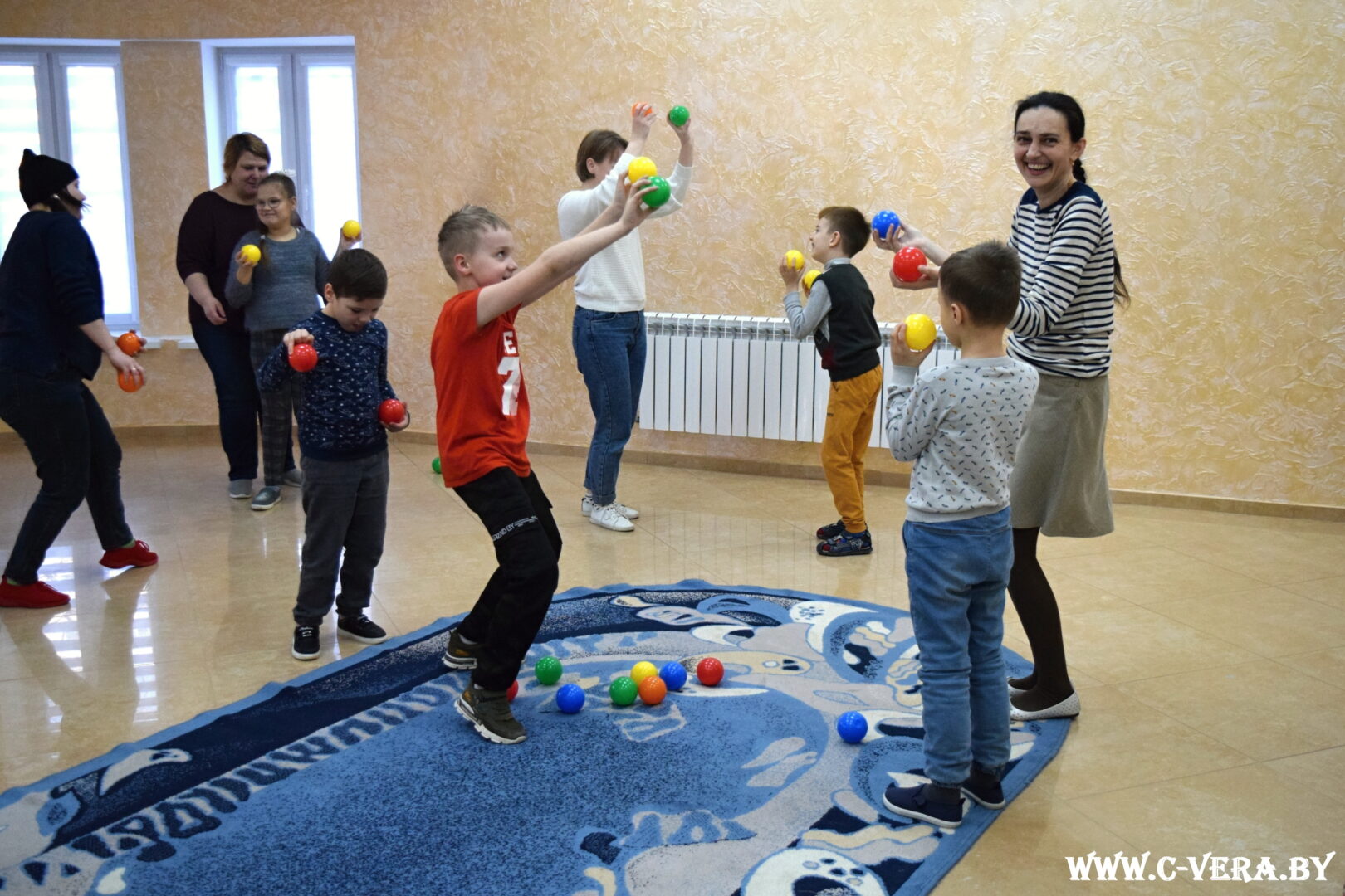 Арт-терапия, классическая музыка и театр: как в Гродно помогают особенным детям