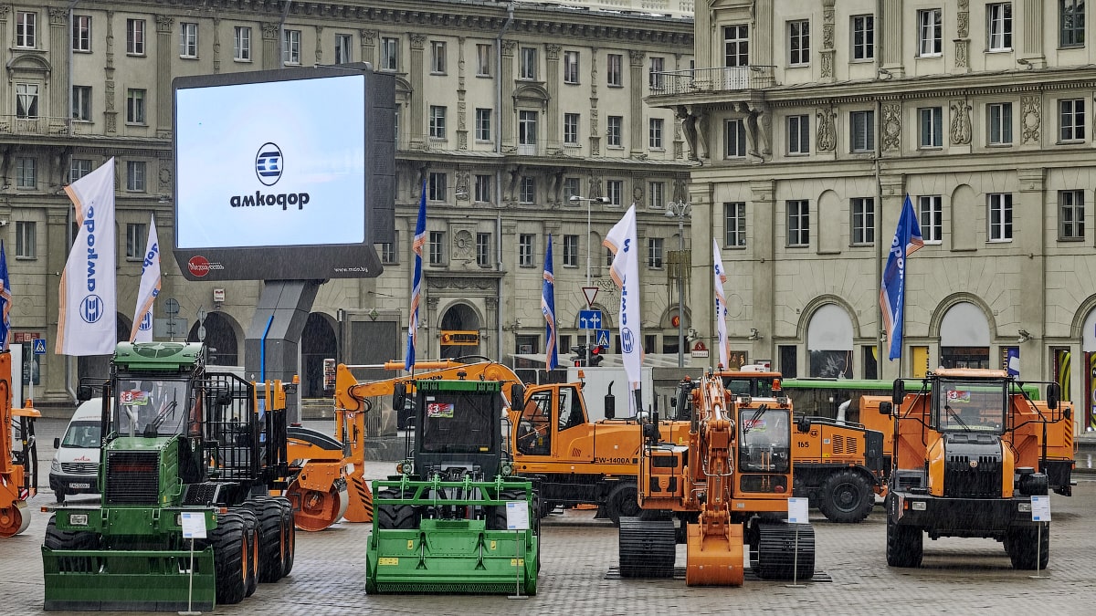 Беларусь договорилась о поставке в Никарагуа техники на $101 млн