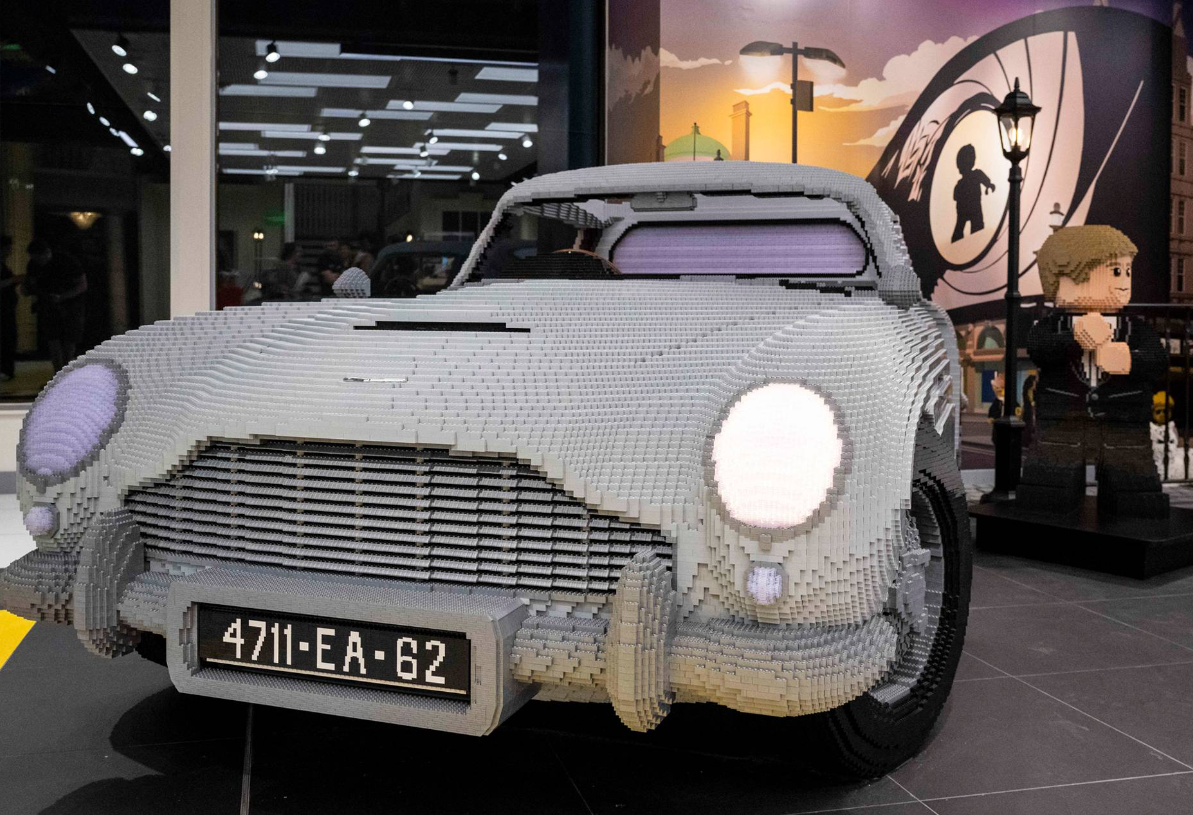 LEGO представила автомобиль Бонда в натуральную величину из 358 тыс. деталей