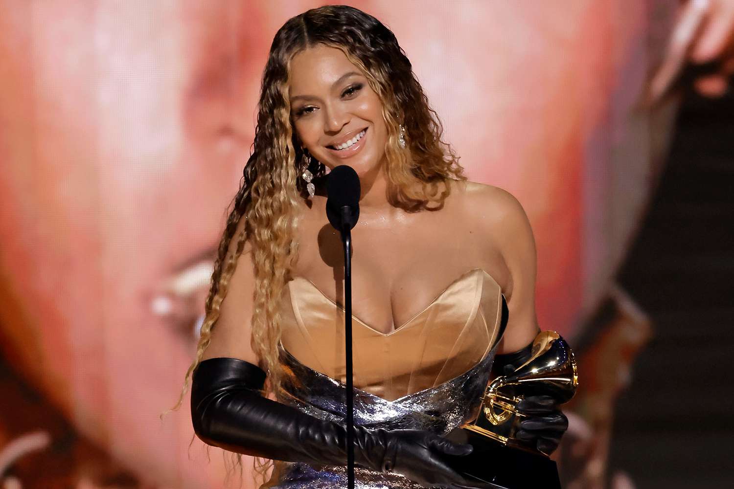 В&nbsp;США вручили премии Grammy: у&nbsp;Бейонсе четыре статуэтки