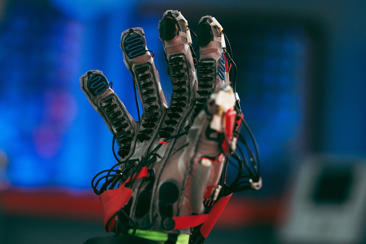Стартап HaptX обвинил Meta в копировании VR-перчатки