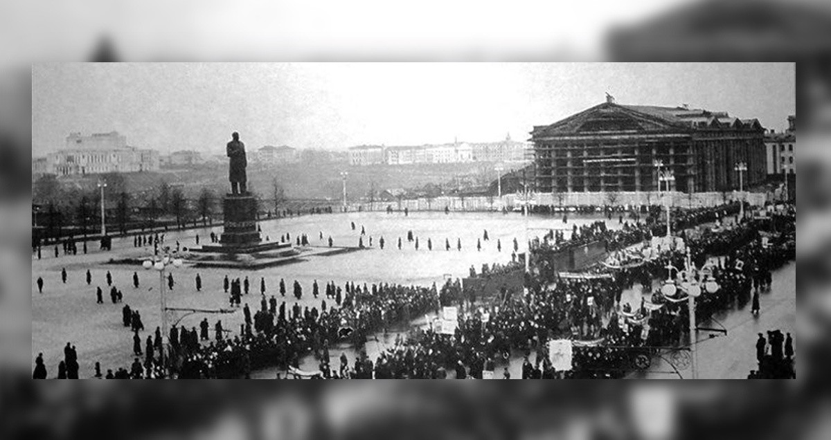 Первый троллейбус и заказ тортов по телефону: как Беларусь прожила 1952-й – год Дракона