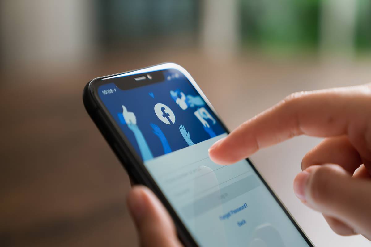 Instagram, YouTube, TikTok не работают по всему миру. Что известно про глобальный сбой