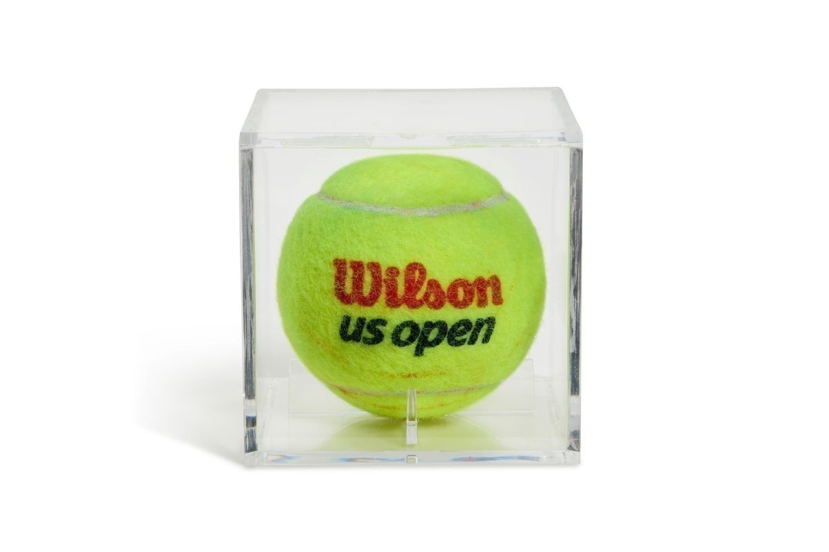 На&nbsp;аукционе продали теннисную ракетку Арины Соболенко с&nbsp;US&nbsp;Open 2025