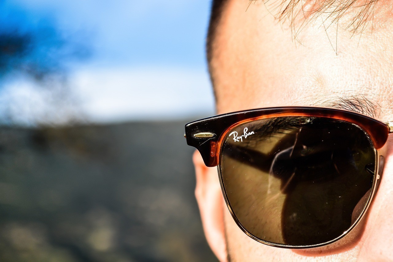 Ray-Ban обвинили в завышении цен на 1000%