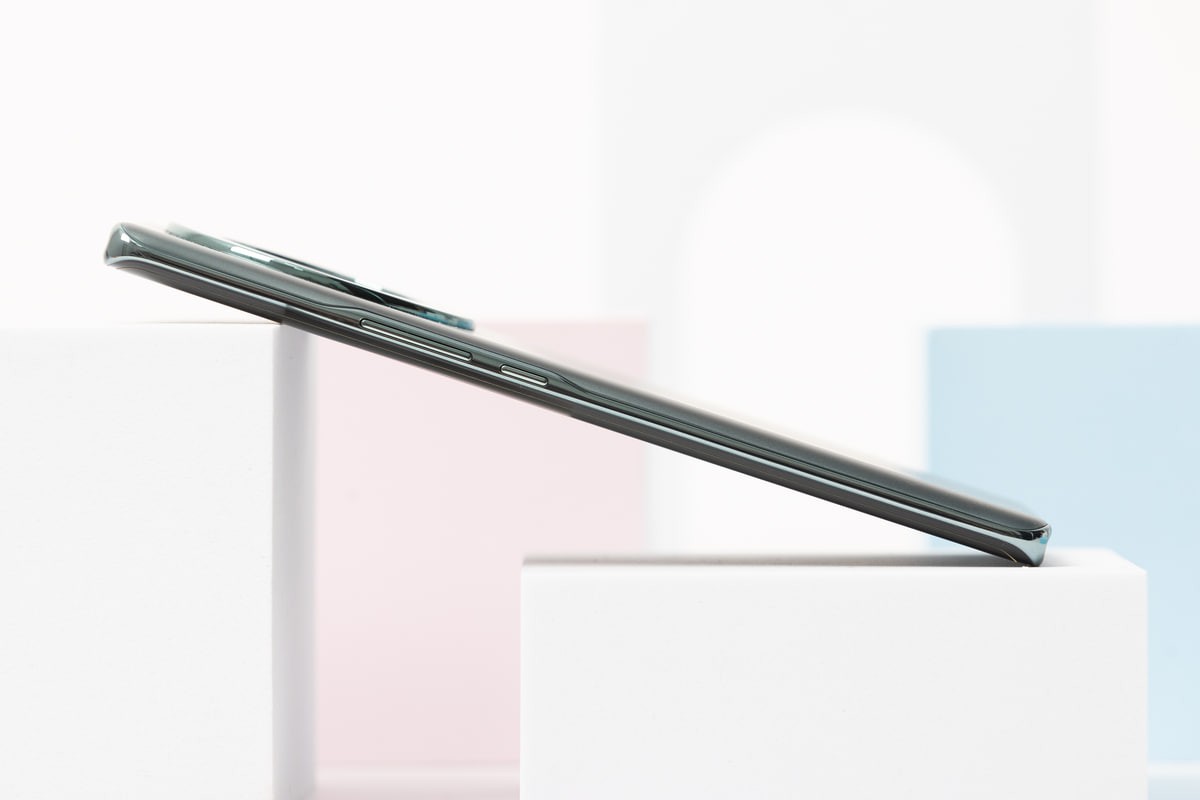 Выглядит как флагман, а стоит дешевле. В чем секрет смартфона HONOR X9a?