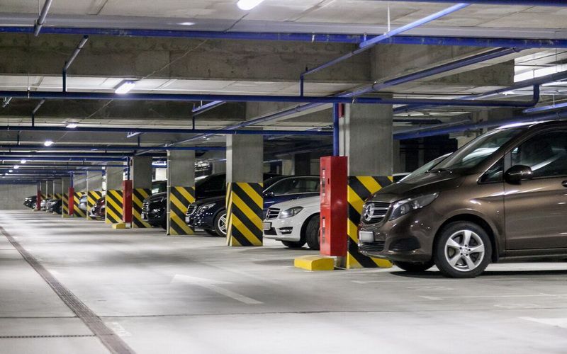 Власти объяснили запрет включать в&nbsp;стоимость квартиры машино-место