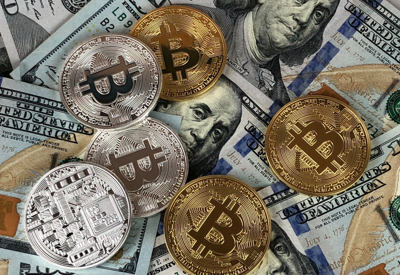 Курс биткоин перешагнул отметку $27&nbsp;тыс. впервые за&nbsp;9&nbsp;месяцев