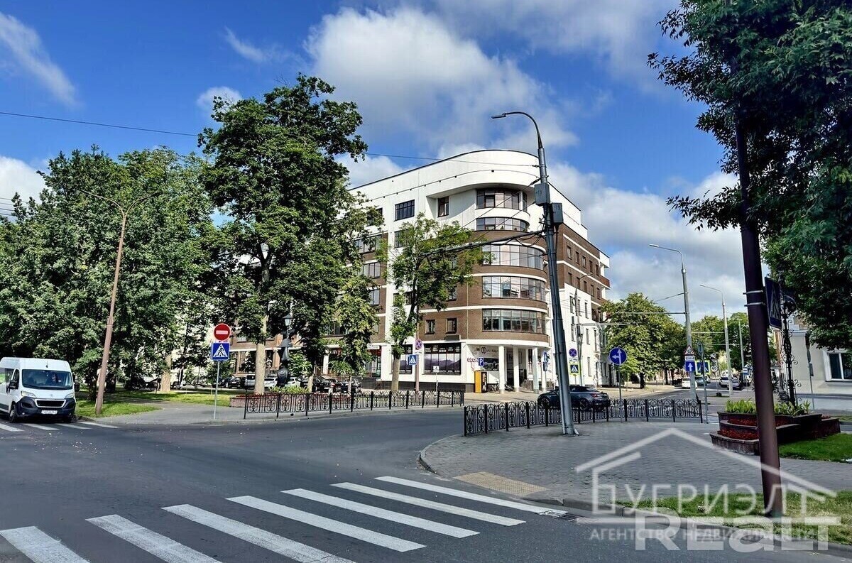 В каком областном центре в июне купили самую дорогую квартиру