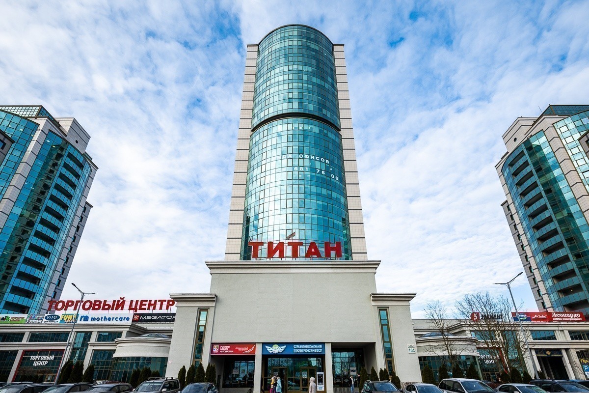 Лифты без кнопок и&nbsp;вид на&nbsp;весь Минск. Побывали в&nbsp;офисе, где пьют кофе на&nbsp;крыше